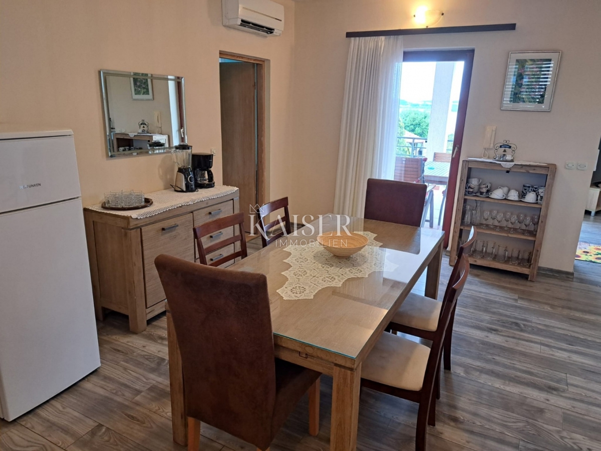 Istra, Medulin - apartmajska hiša 430m2 le 200m od morja