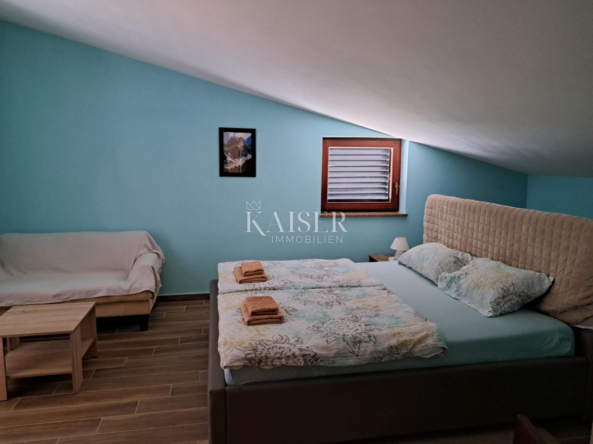 Istra, Medulin - apartmajska hiša 430m2 le 200m od morja