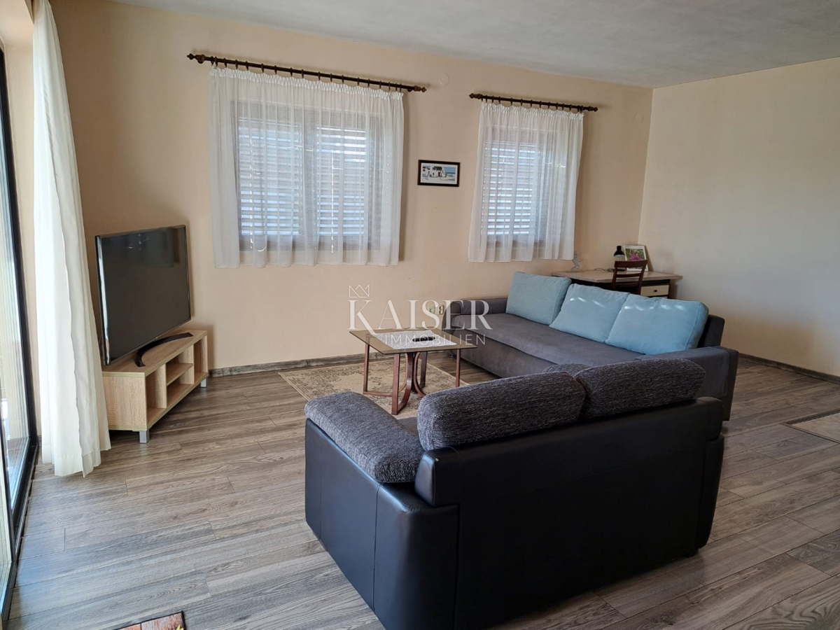 Istra, Medulin - apartmajska hiša 430m2 le 200m od morja
