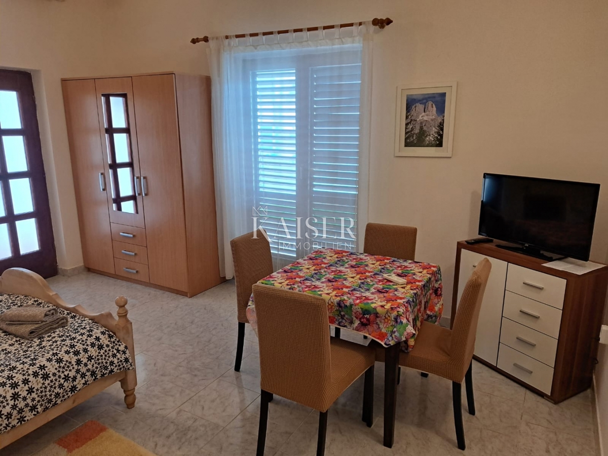 Istra, Medulin - apartmajska hiša 430m2 le 200m od morja