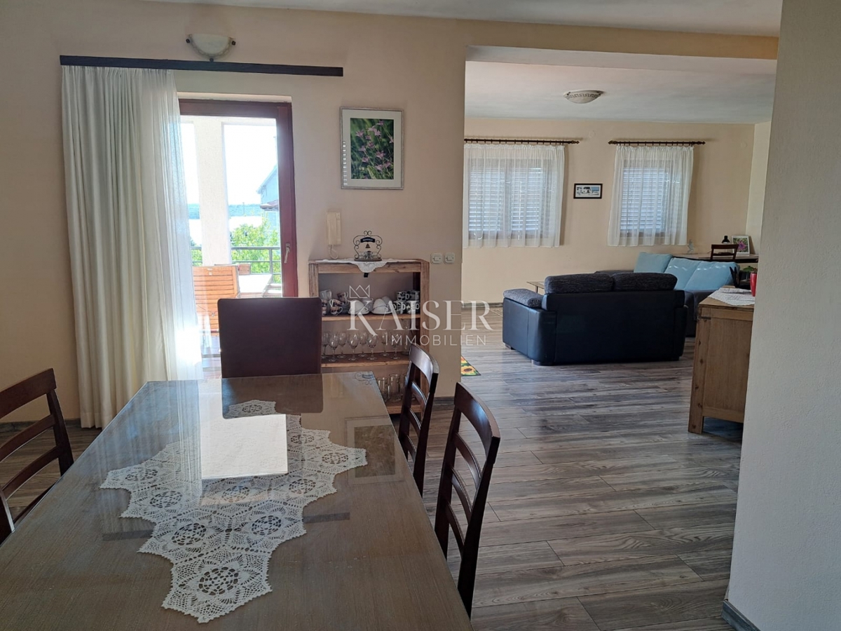 Istra, Medulin - apartmajska hiša 430m2 le 200m od morja