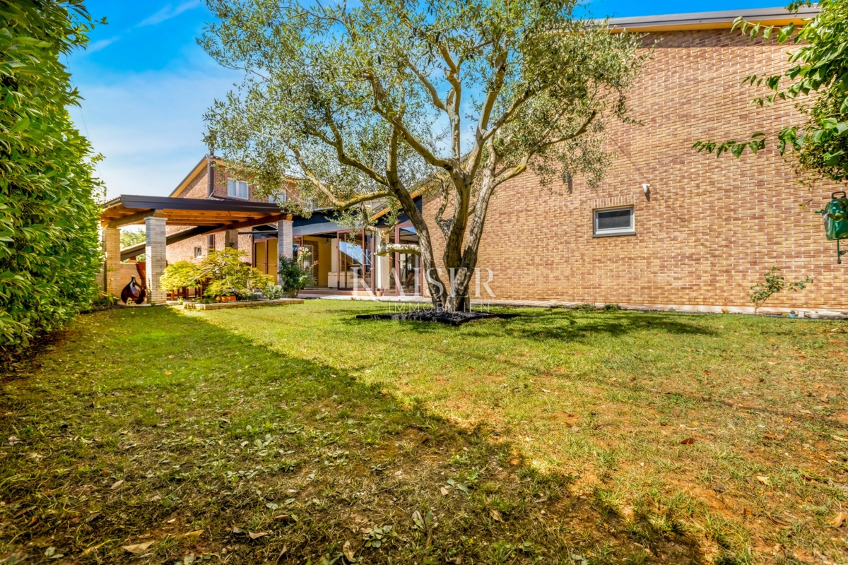 Hiša Medulin, 462,50m2