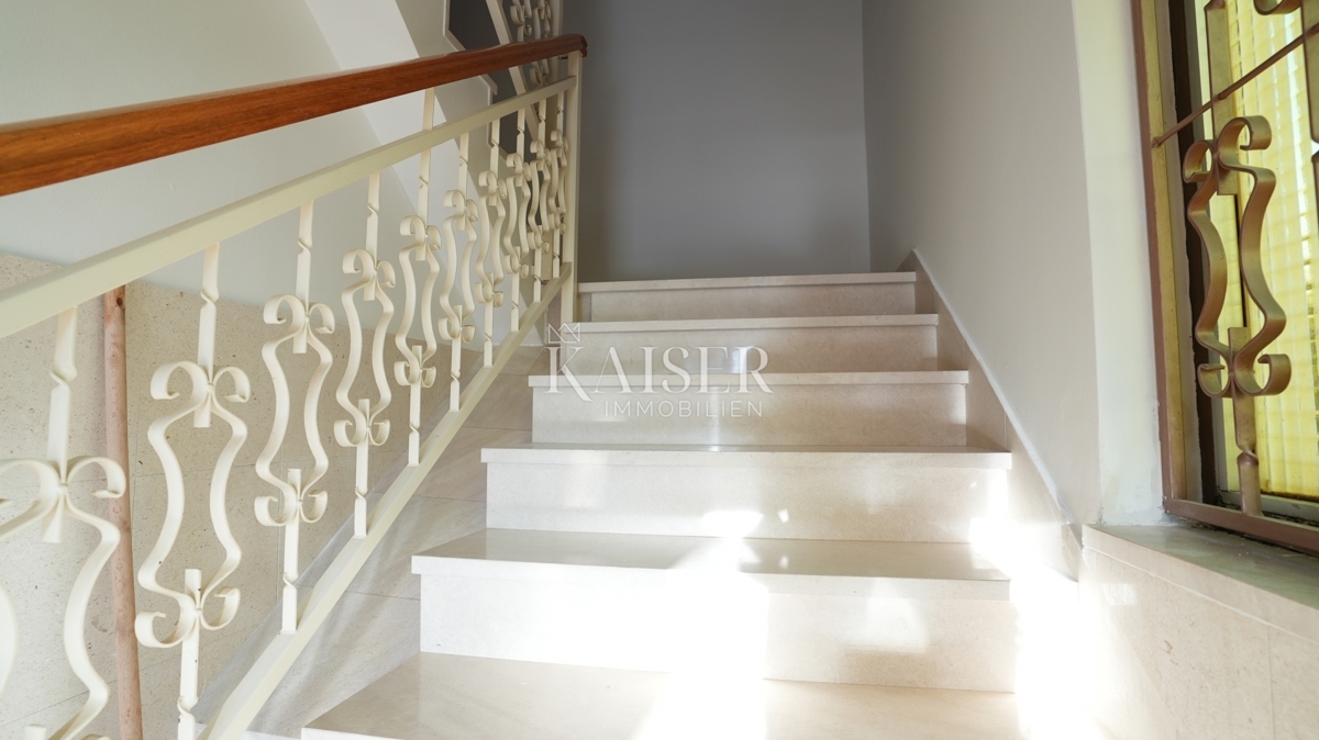 Hiša Donje Ražine, Šibenik, 500m2