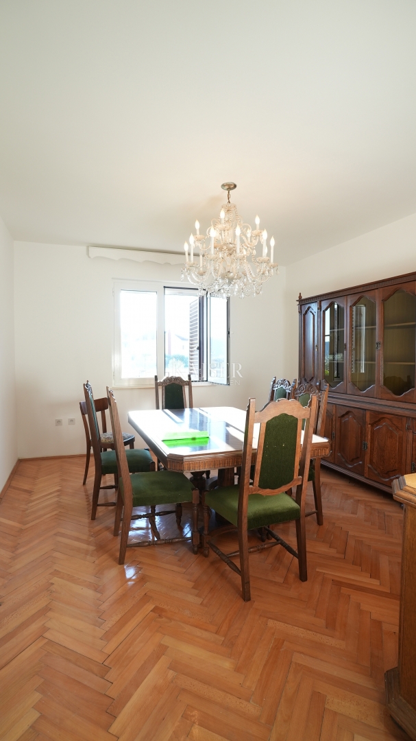 Hiša Donje Ražine, Šibenik, 500m2