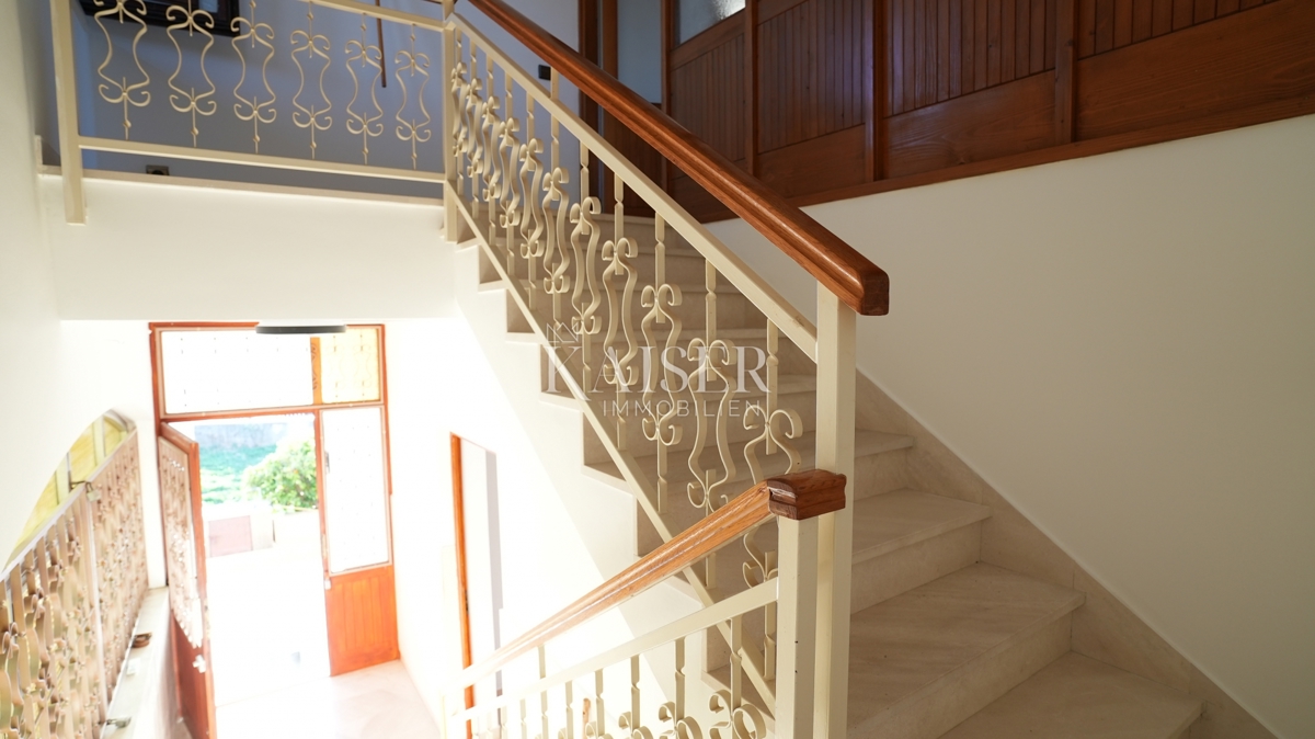 Hiša Donje Ražine, Šibenik, 500m2