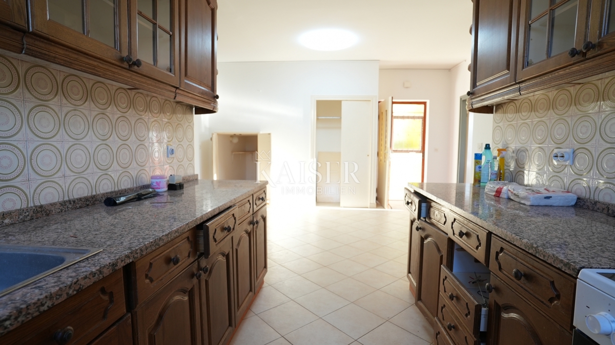 Hiša Donje Ražine, Šibenik, 500m2