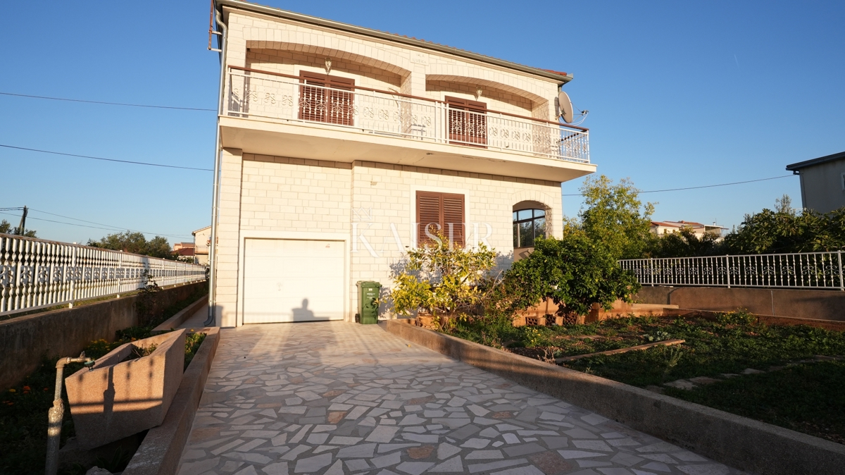 Hiša Donje Ražine, Šibenik, 500m2