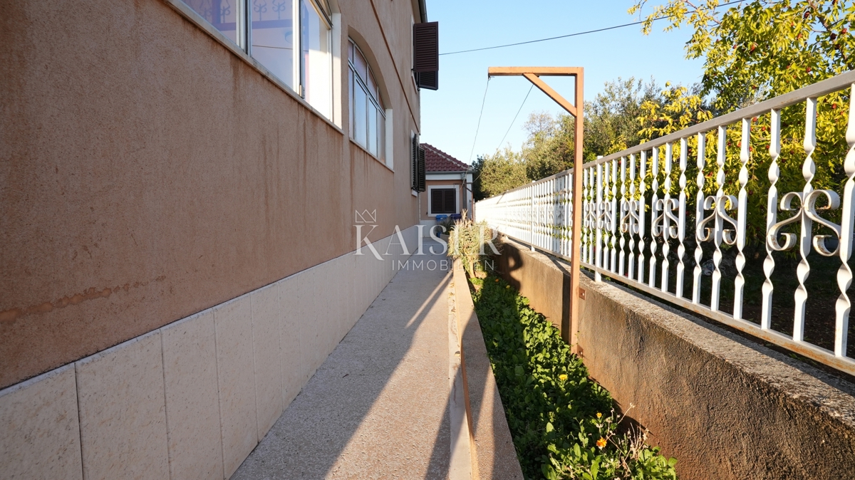 Hiša Donje Ražine, Šibenik, 500m2