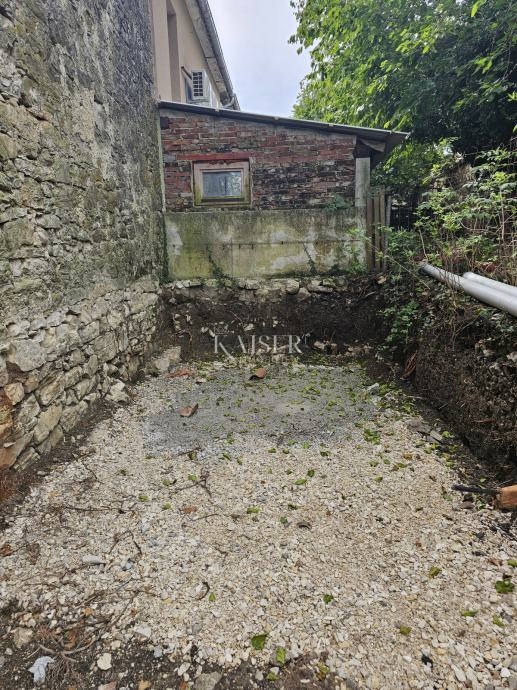Istra, Krasica, istrska tradicionalna hiša za prenovo, 75m2