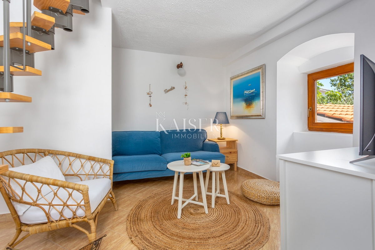 Vrbnik, otok Krk - samostojna hiša z dvema enotama, priložnost