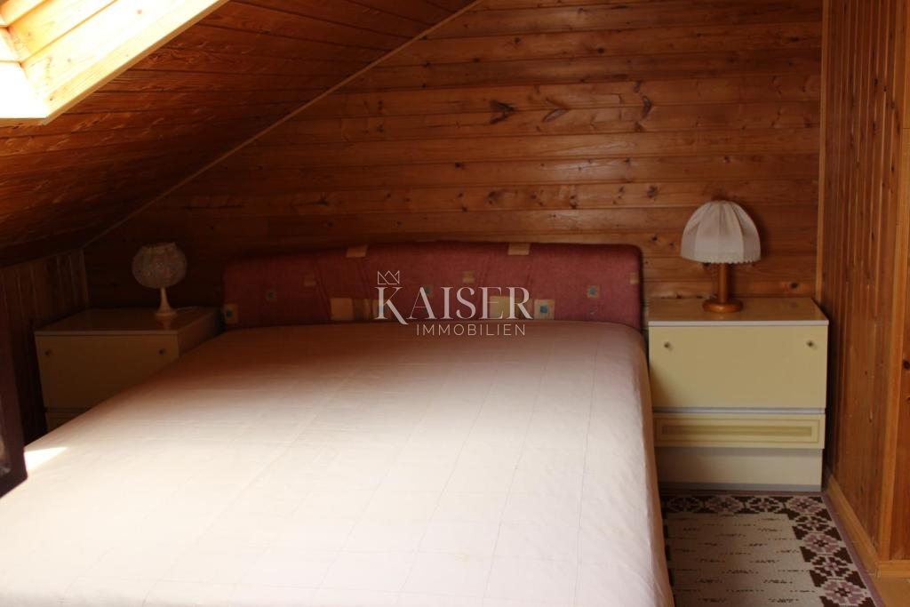 Otok Brač - Čudovita kamnita hiša s petimi apartmaji, oljčnim nasadom in panoramskim pogledom na morje