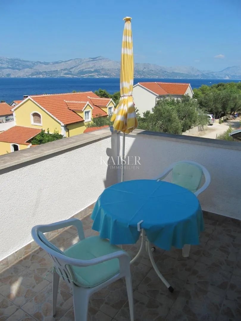 Otok Brač - Čudovita kamnita hiša s petimi apartmaji, oljčnim nasadom in panoramskim pogledom na morje