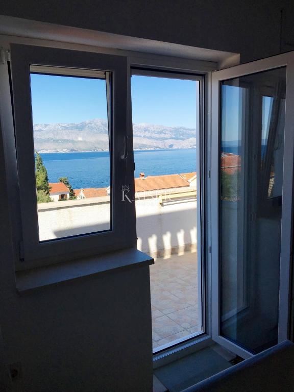 Otok Brač - Čudovita kamnita hiša s petimi apartmaji, oljčnim nasadom in panoramskim pogledom na morje