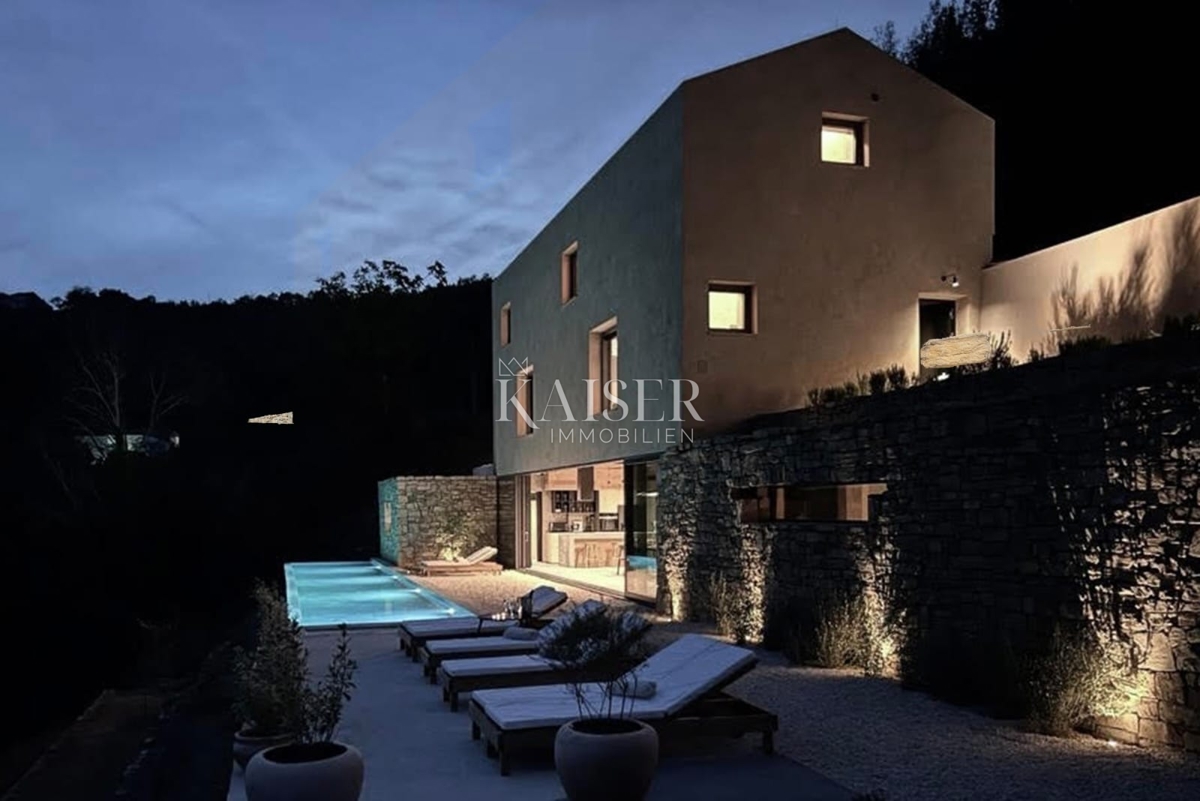 Istra, Motovun - moderna vila s pogledom na Motovun