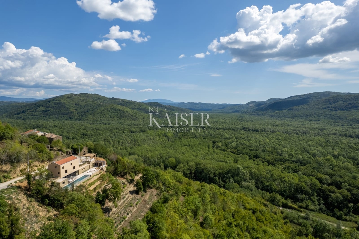 Istra, Motovun - moderna vila s pogledom na Motovun