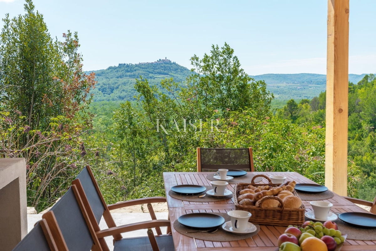 Istra, Motovun - moderna vila s pogledom na Motovun