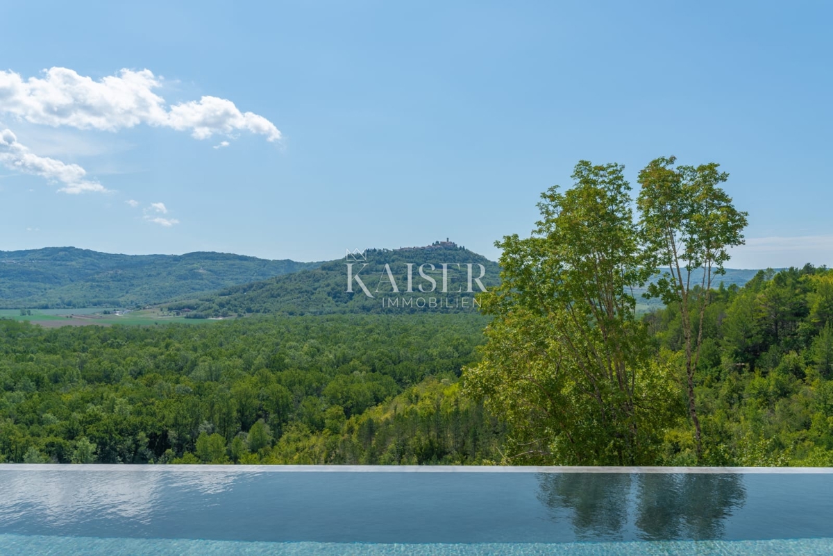 Istra, Motovun - moderna vila s pogledom na Motovun