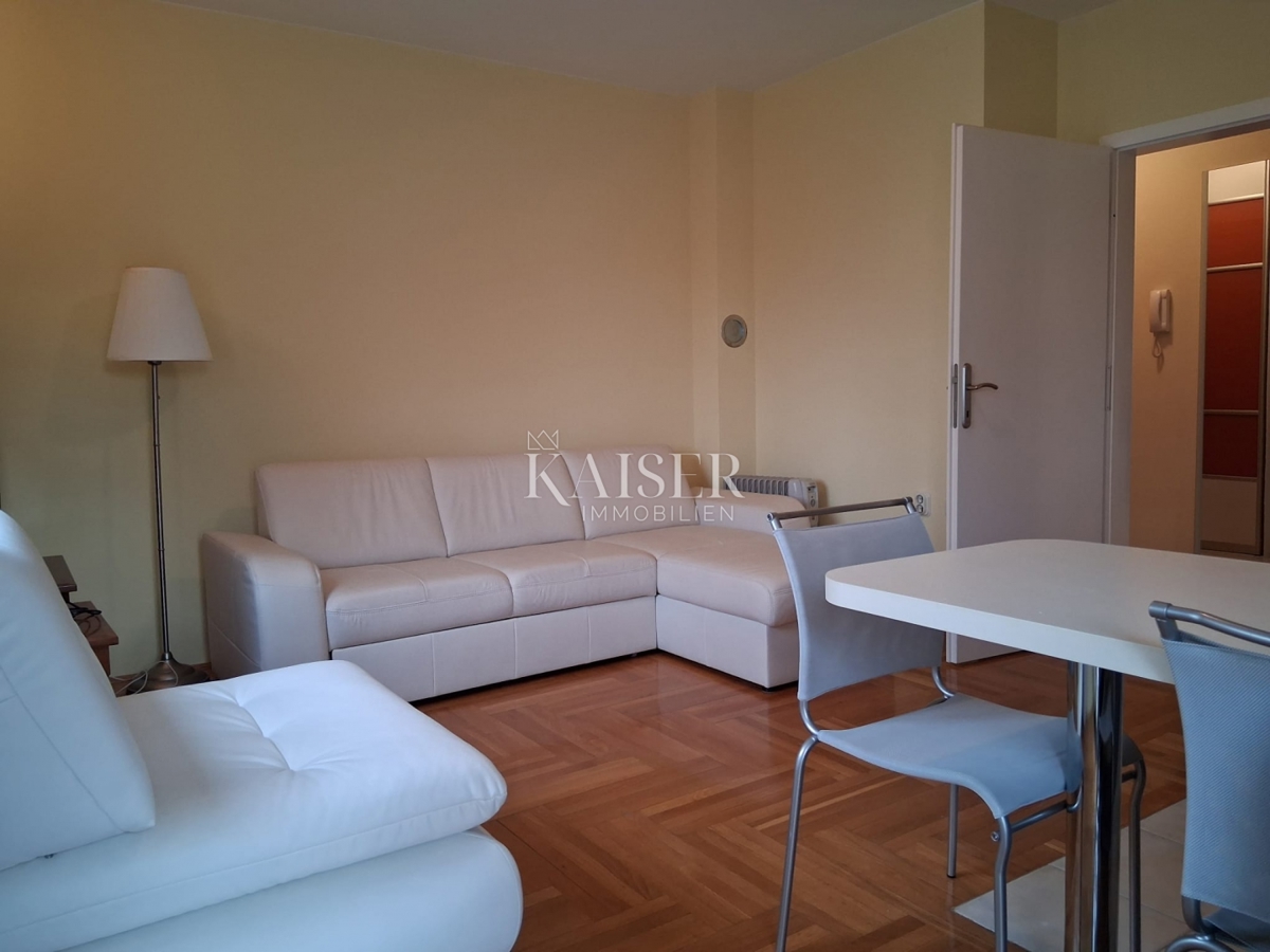 Zadar, Višnjik - garsonjera z garažo 31,79 m2 - 145.000 €