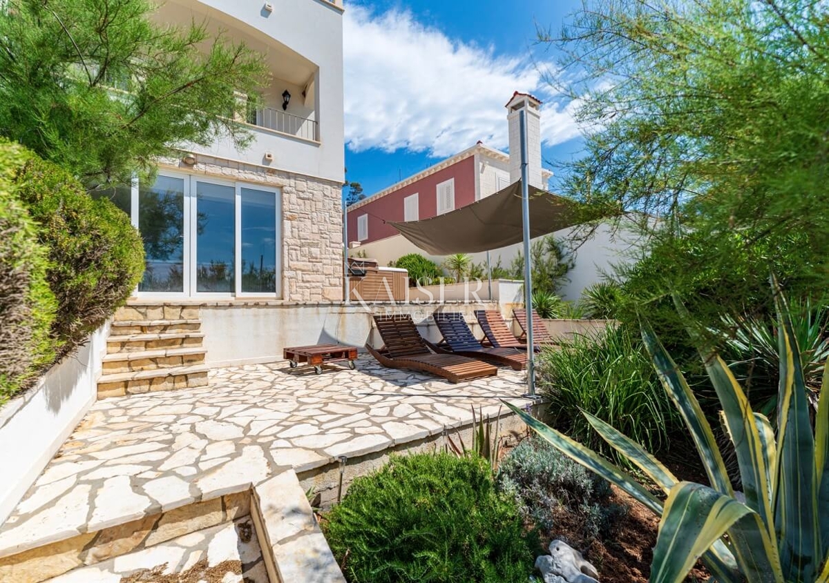 Korčula - čudovita in osupljiva vila ob morju