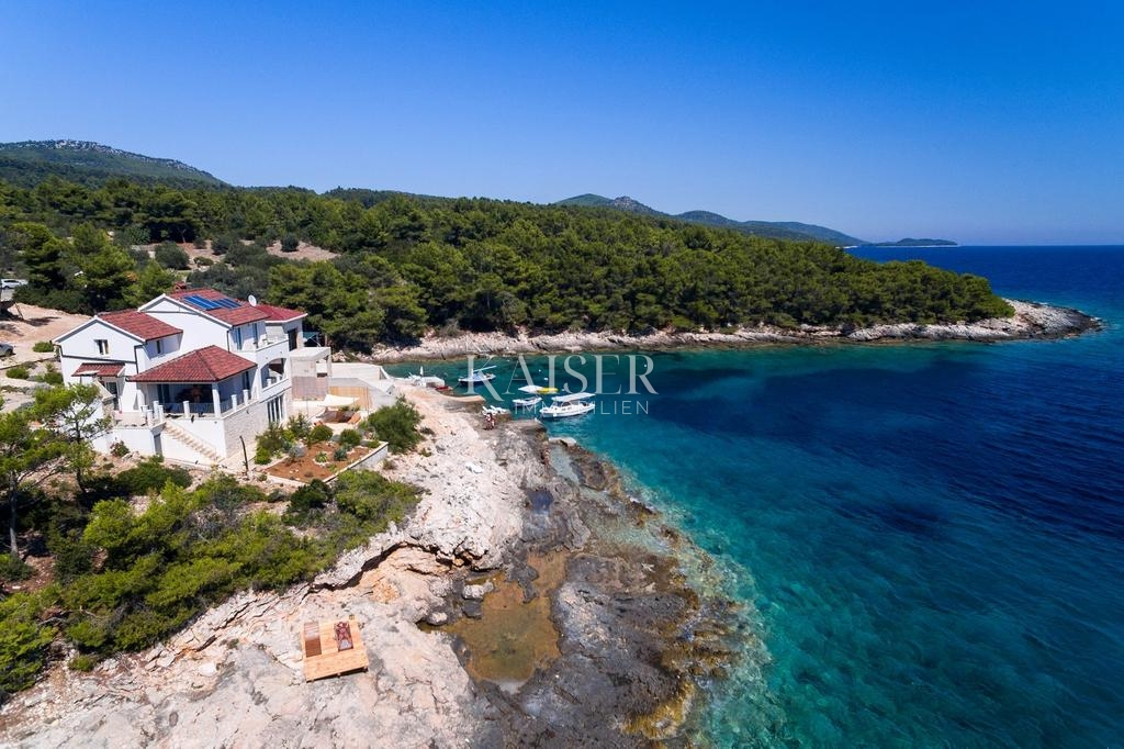 Korčula - čudovita in osupljiva vila ob morju
