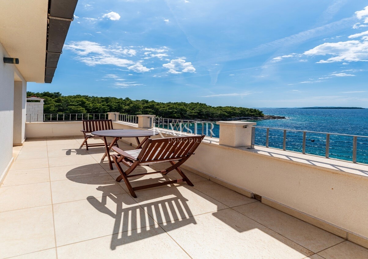 Korčula - čudovita in osupljiva vila ob morju