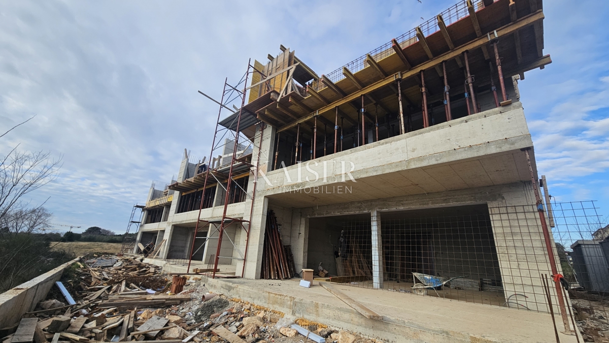 Umag, Istra, vrstna hiša v novogradnji s pogledom na morje