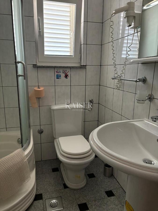 Sveti Filip i Jakov - vila prva vrsta ob morju