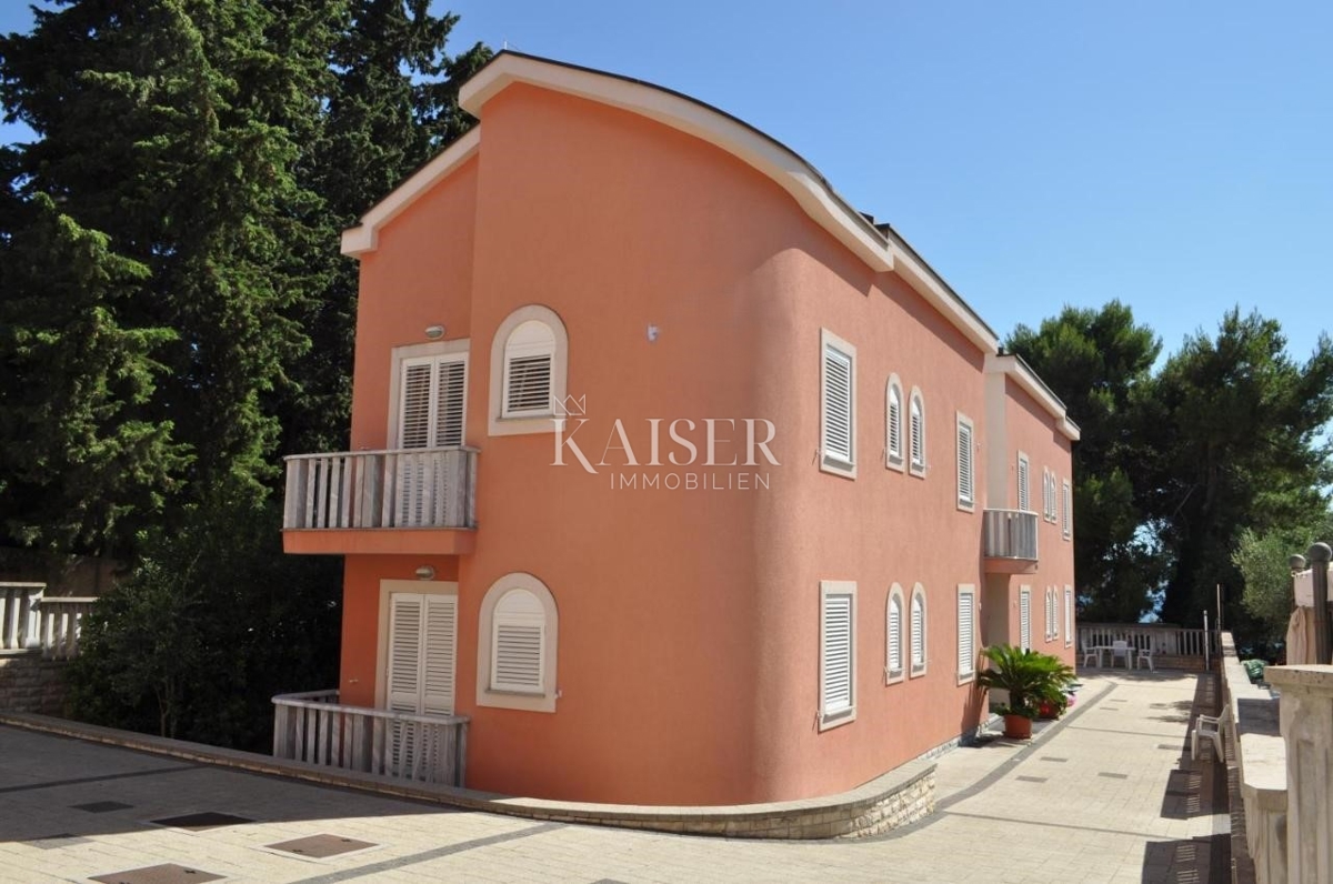 Sveti Filip i Jakov - vila prva vrsta ob morju