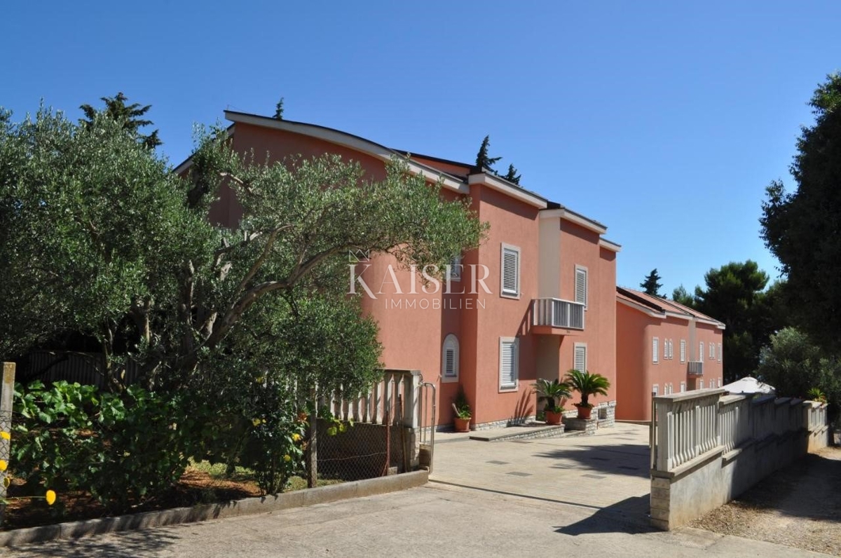 Sveti Filip i Jakov - vila prva vrsta ob morju