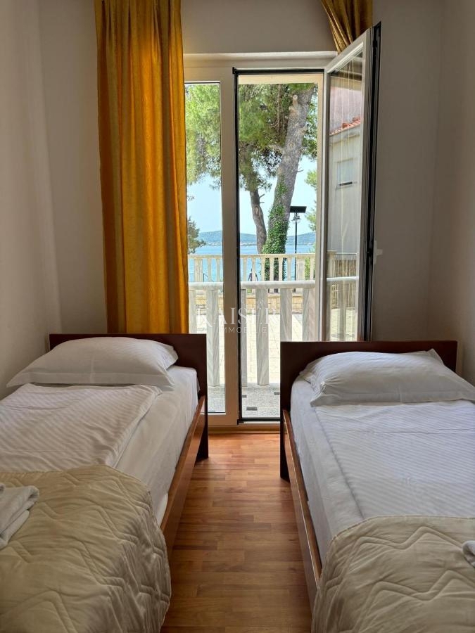 Sveti Filip i Jakov - vila prva vrsta ob morju