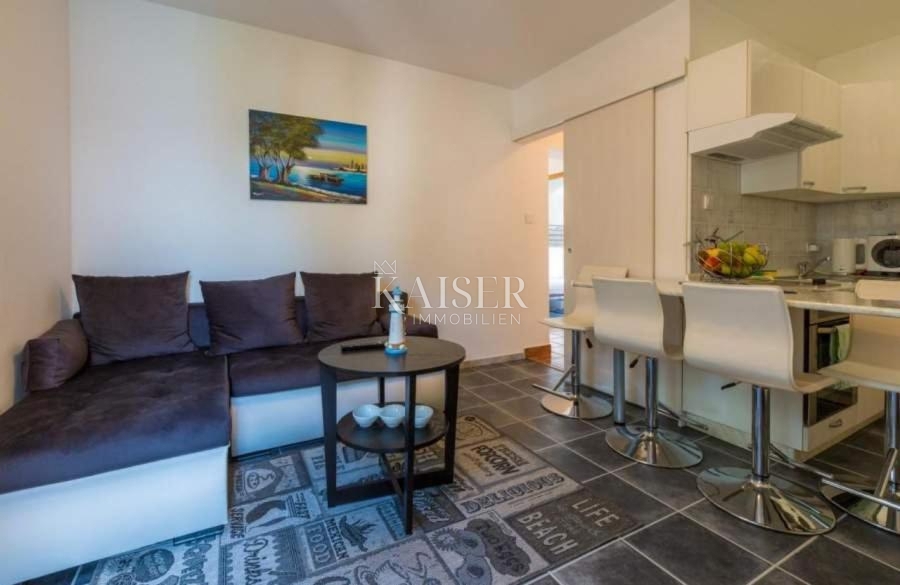 Hiša prva vrsta ob morju v bližini Novega Vinodolskega