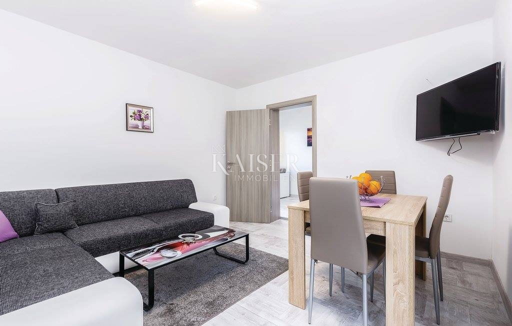 Hiša prva vrsta ob morju v bližini Novega Vinodolskega