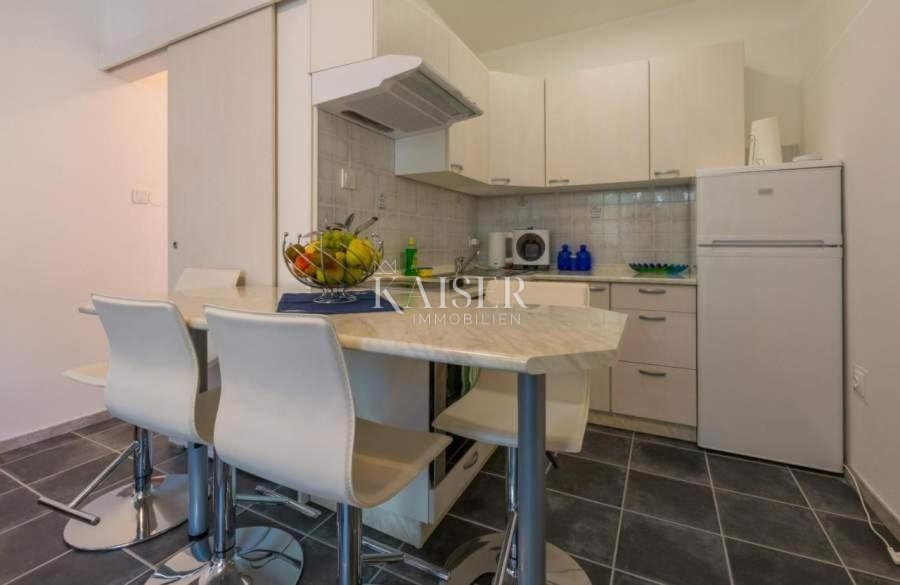 Hiša prva vrsta ob morju v bližini Novega Vinodolskega