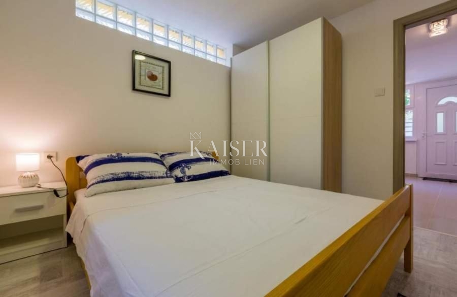 Hiša prva vrsta ob morju v bližini Novega Vinodolskega