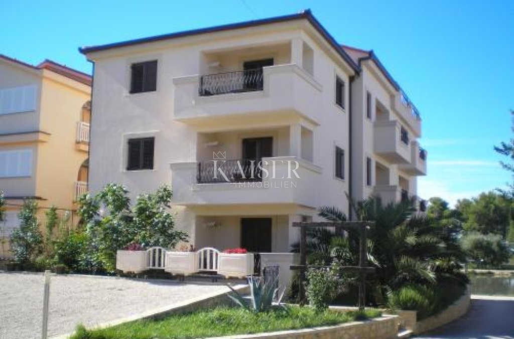 Sukošan - hiša prva vrsta do morja