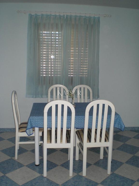 Sukošan - hiša prva vrsta do morja