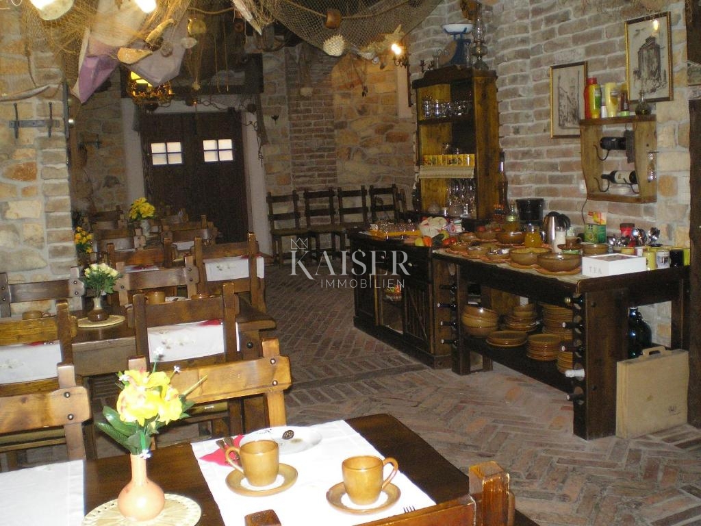 Sukošan - hiša prva vrsta do morja