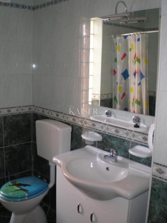 Sukošan - hiša prva vrsta do morja