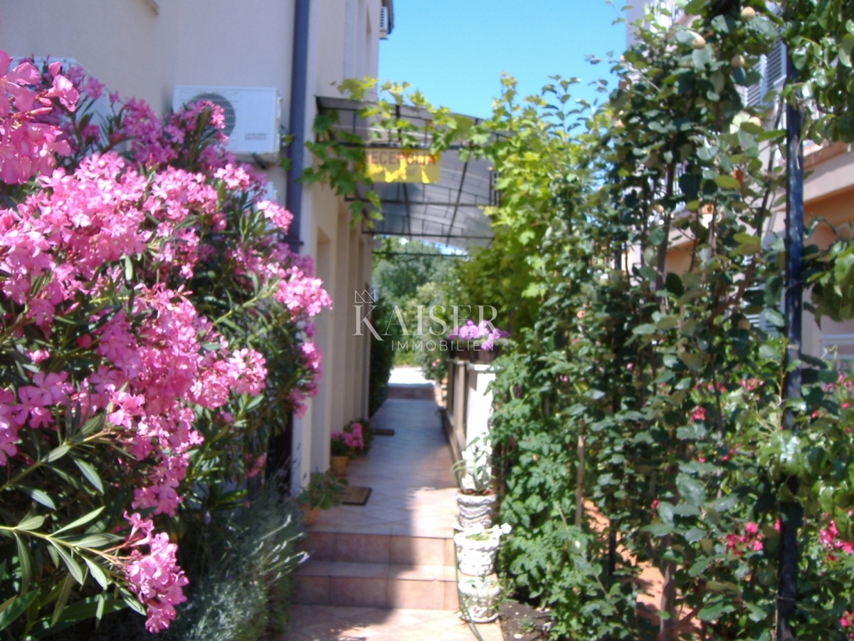 Sukošan - hiša prva vrsta do morja