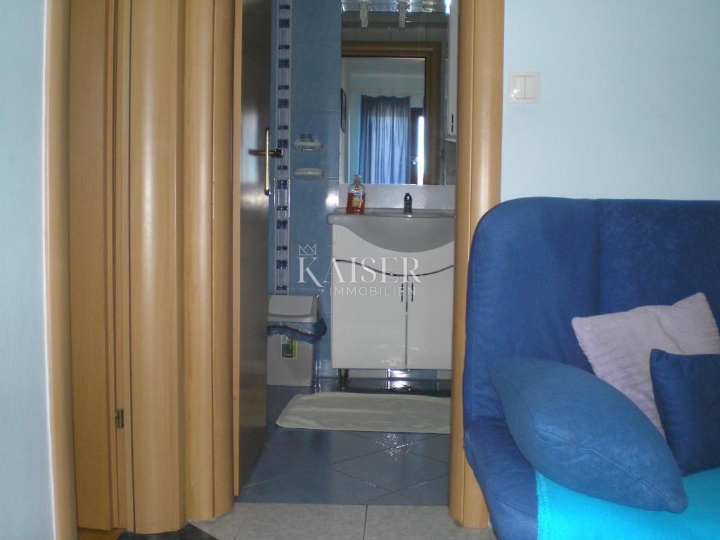 Sukošan - hiša prva vrsta do morja