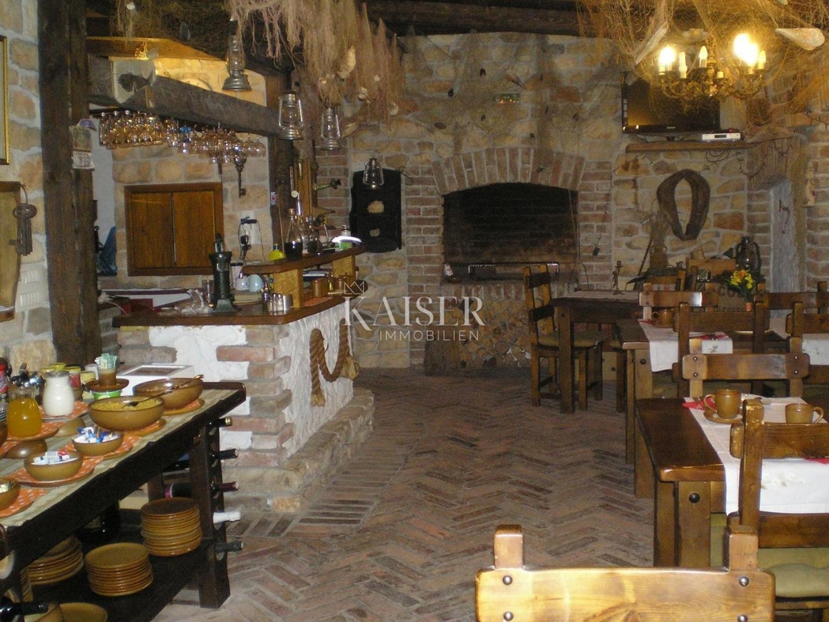 Sukošan - hiša prva vrsta do morja