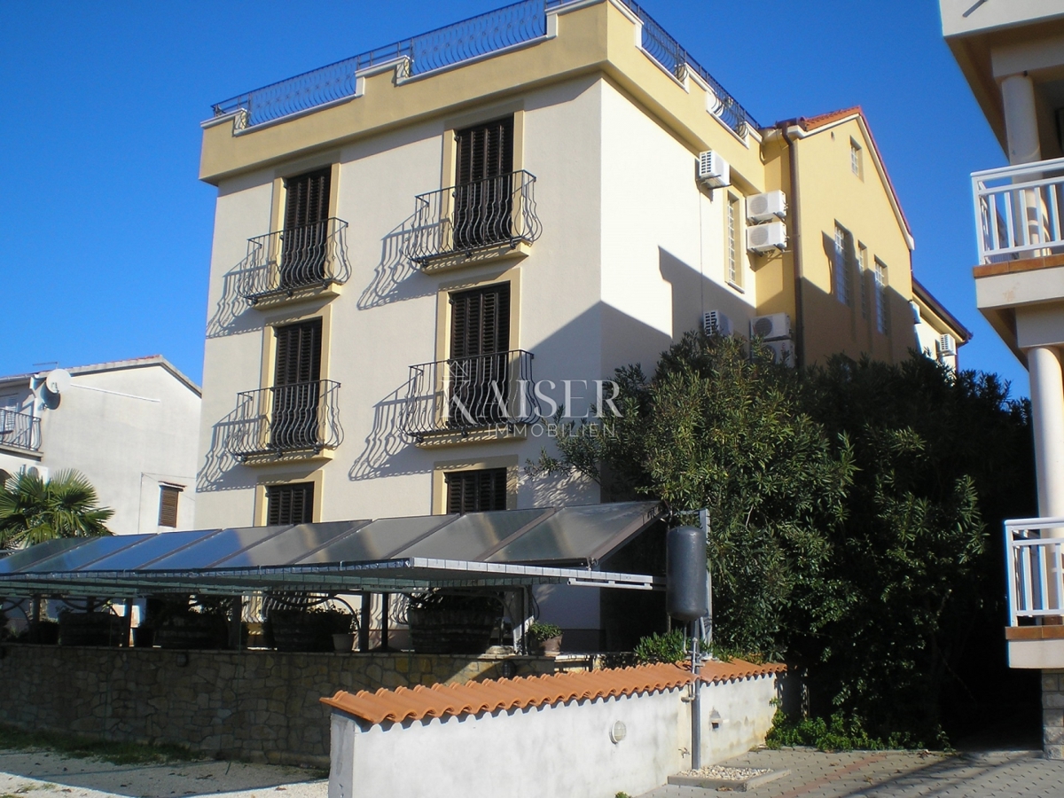 Sukošan - hiša prva vrsta do morja