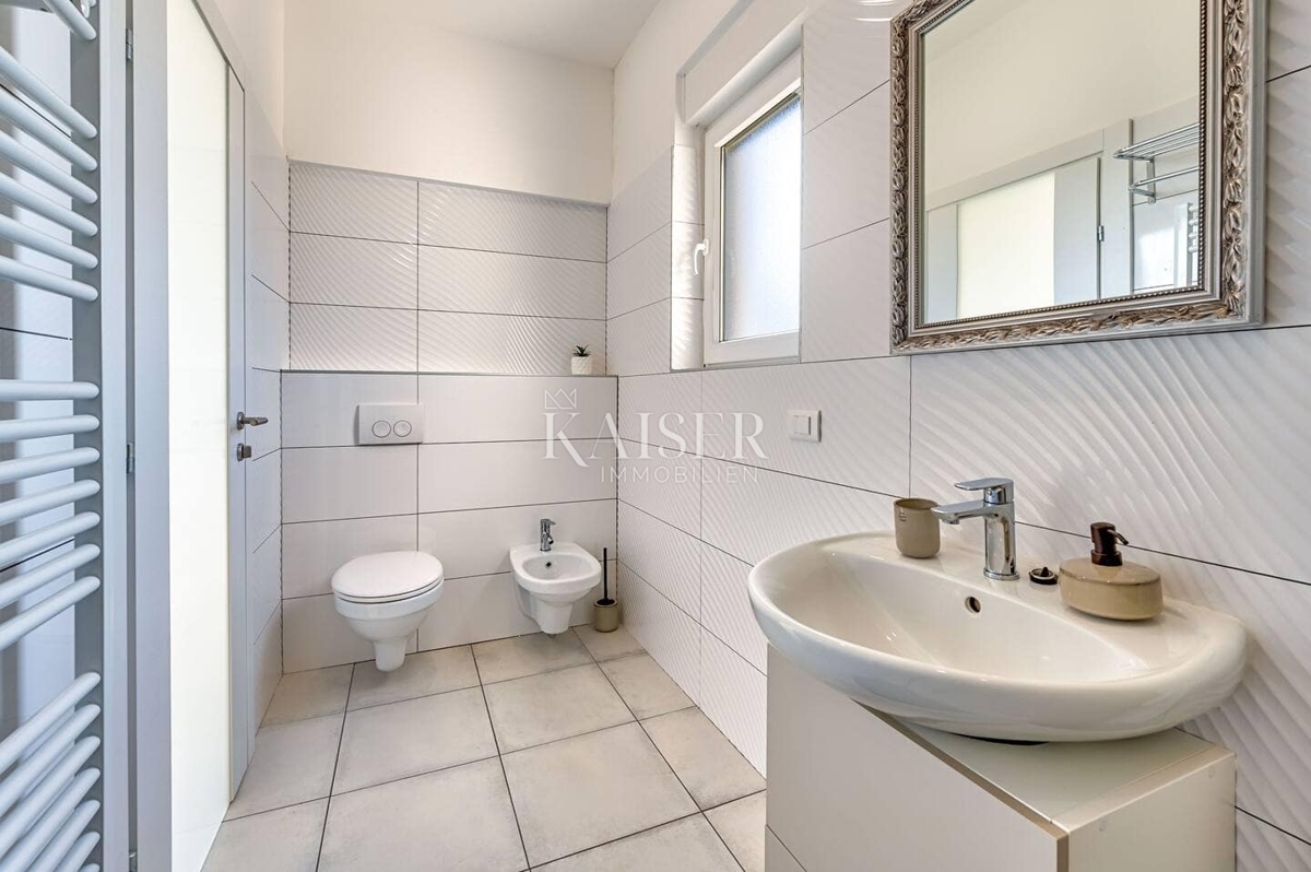 Hiša z bazenom v bližini Vodnjana