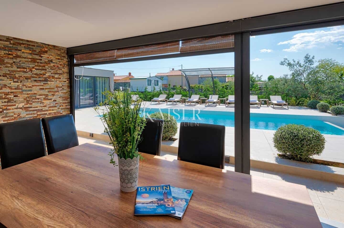 Hiša z bazenom v bližini Vodnjana