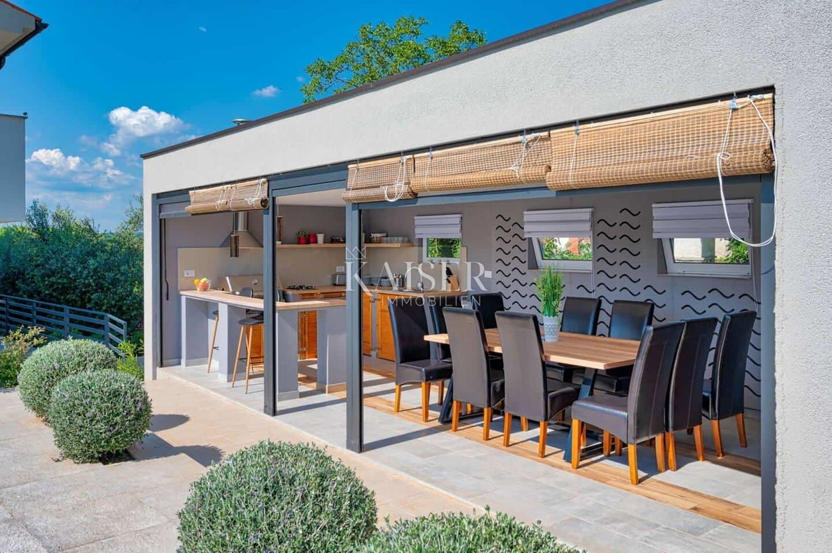 Hiša z bazenom v bližini Vodnjana