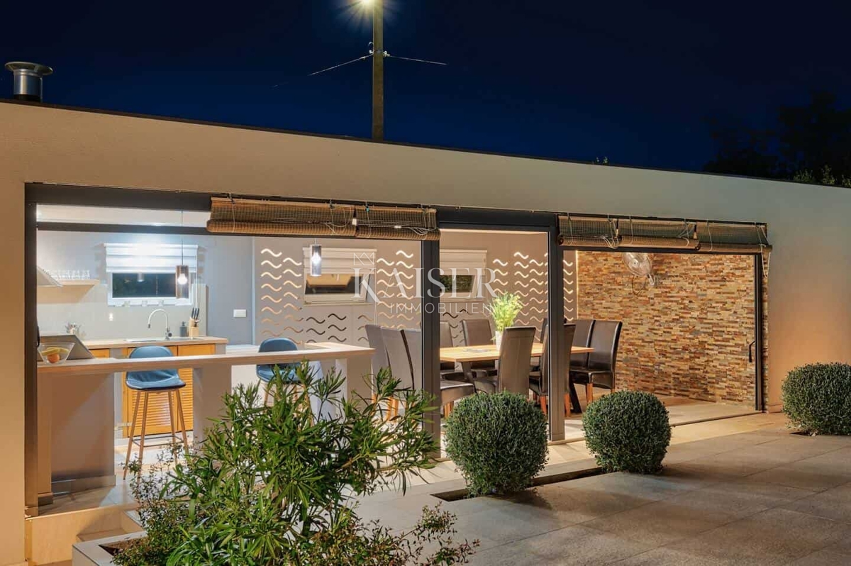 Hiša z bazenom v bližini Vodnjana