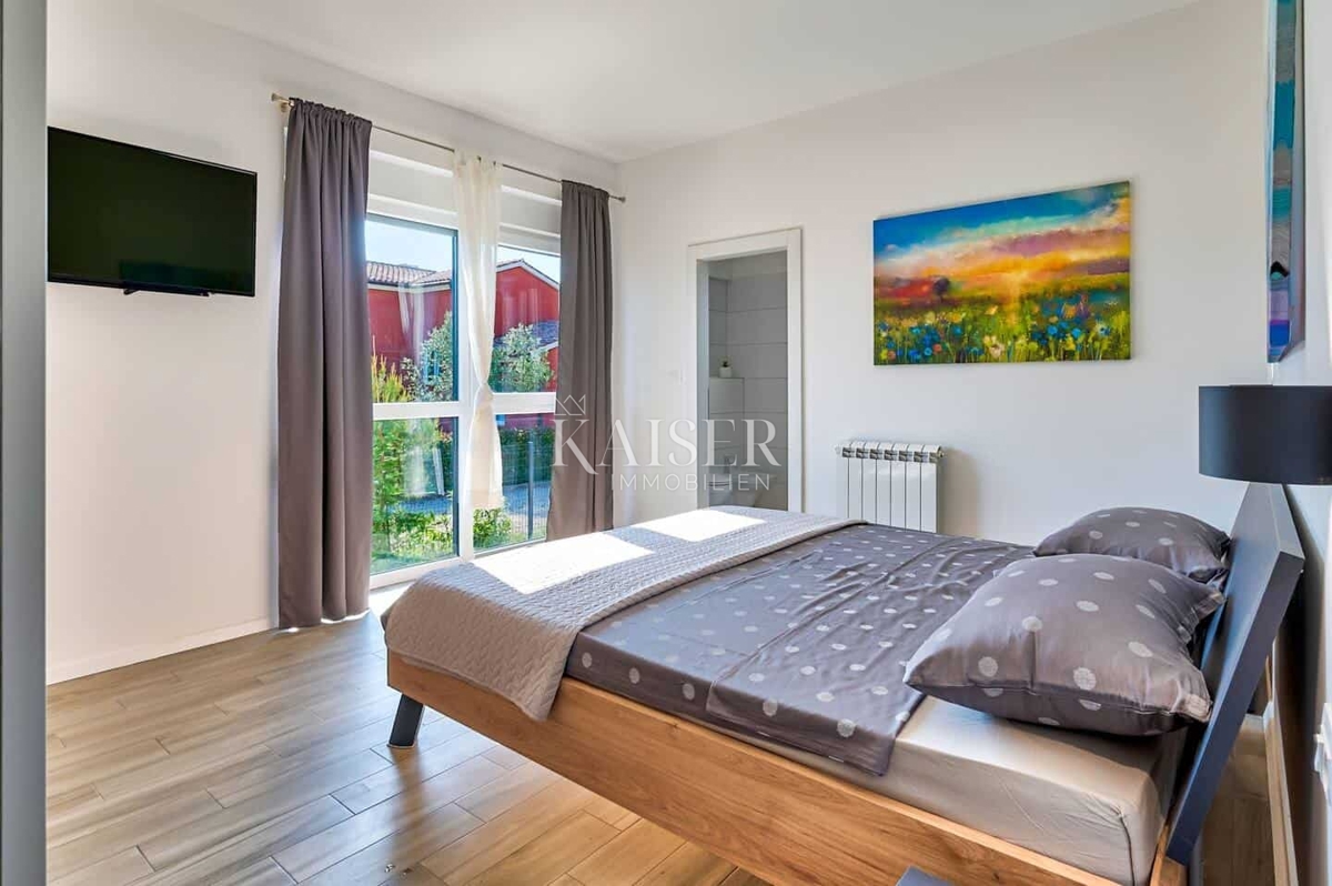 Hiša z bazenom v bližini Vodnjana