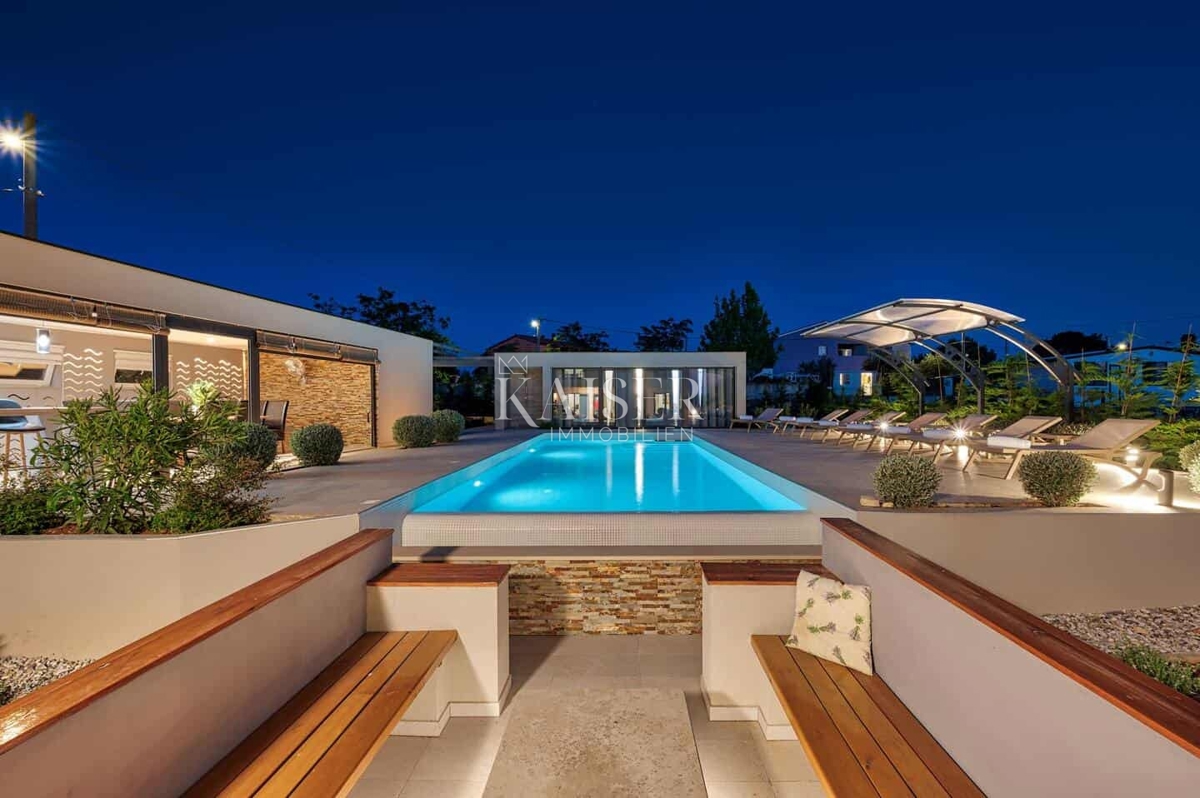 Hiša z bazenom v bližini Vodnjana