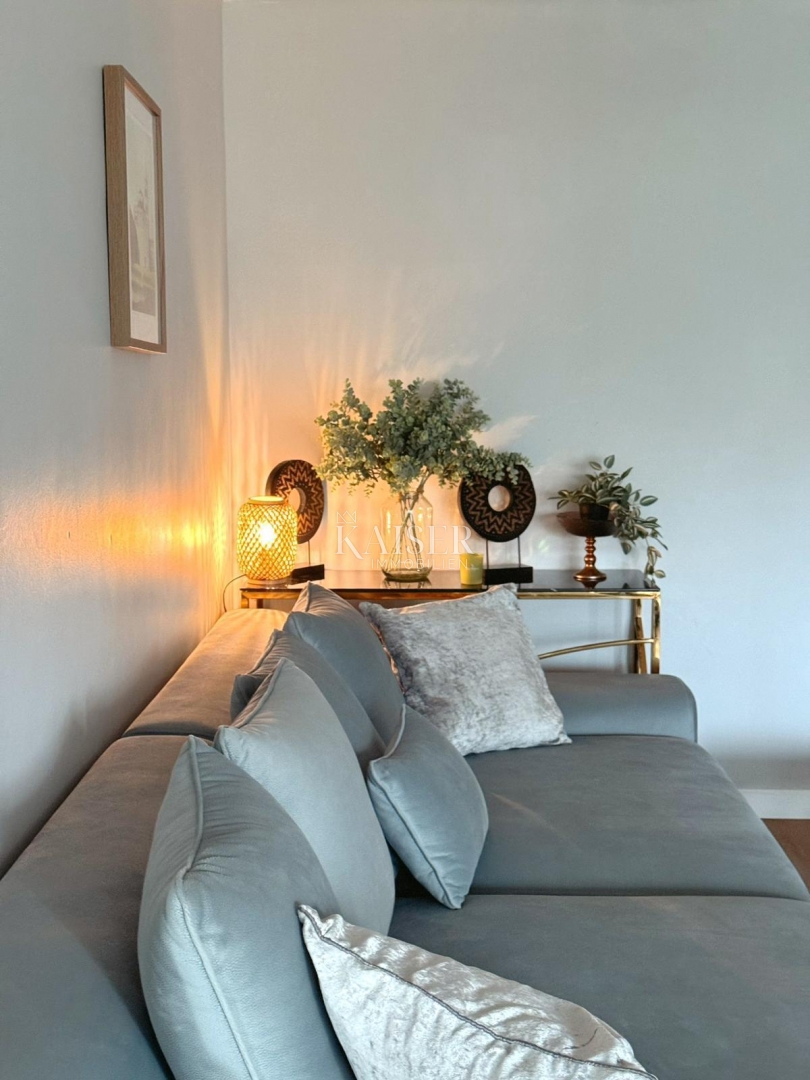 Zadar - Tiz, trosobno stanovanje s pogledom na morje