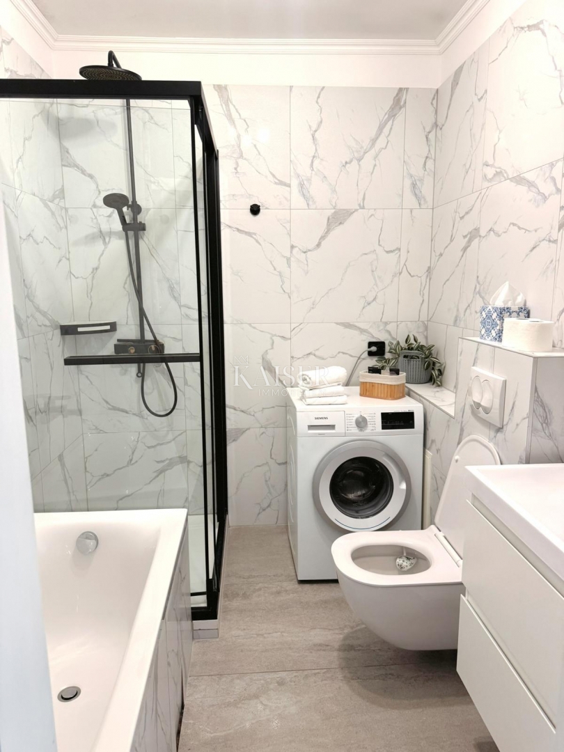 Zadar - Tiz, trosobno stanovanje s pogledom na morje